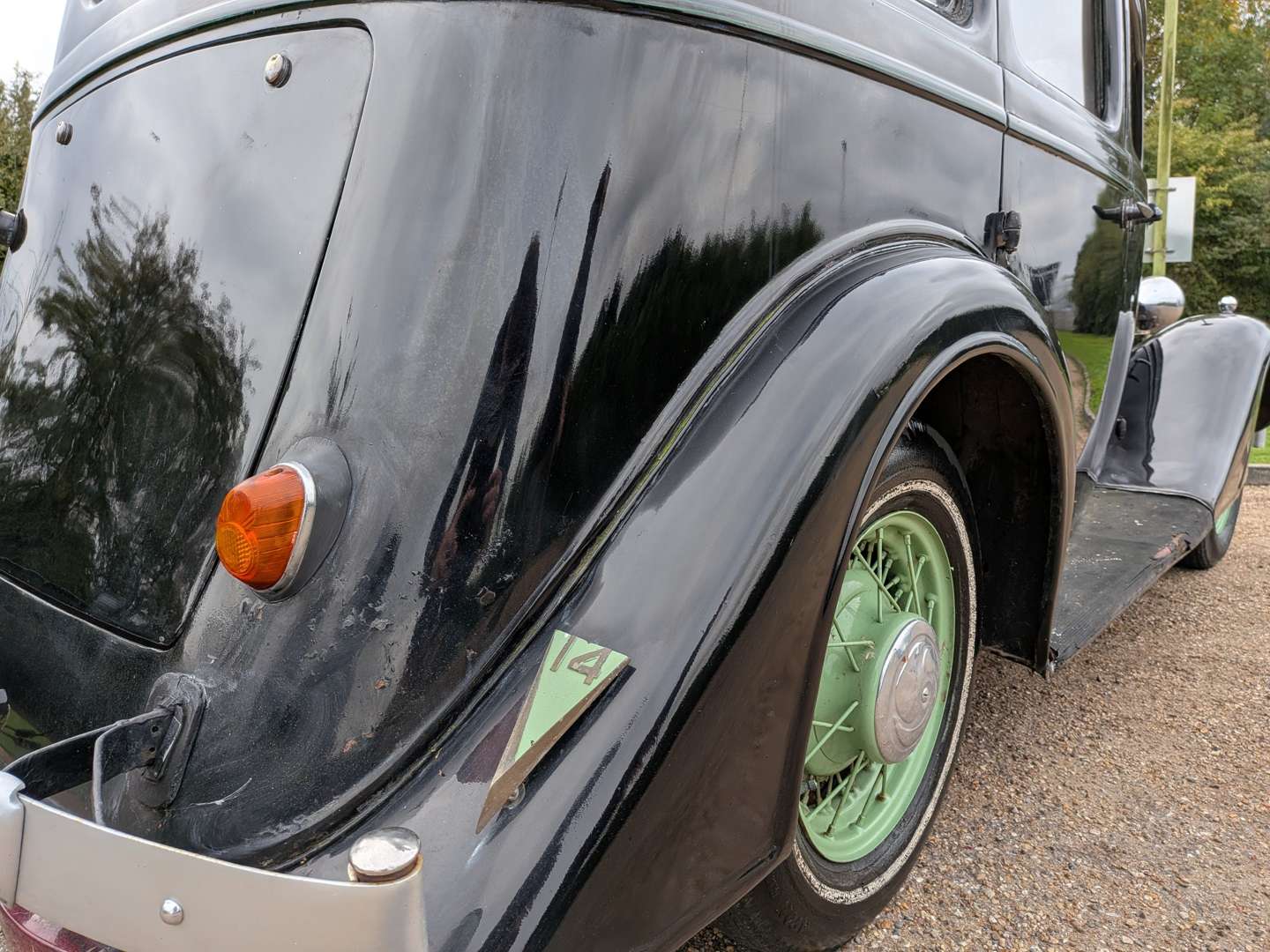 <p>1935 VAUXHALL 14/6 SALOON</p>