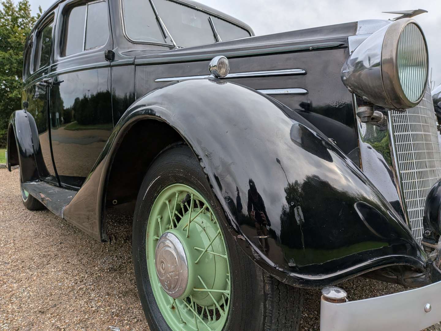 <p>1935 VAUXHALL 14/6 SALOON</p>