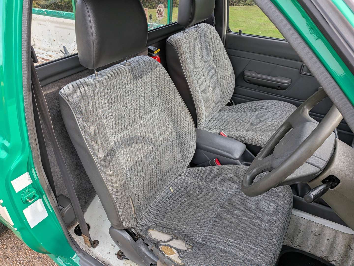 <p>1997 TOYOTA HI-LUX 4X4 PICK-UP SINGLE CAB</p>