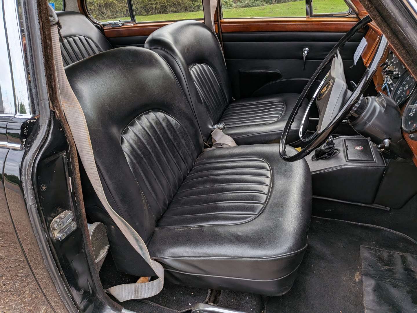 <p>1968 JAGUAR 240</p>