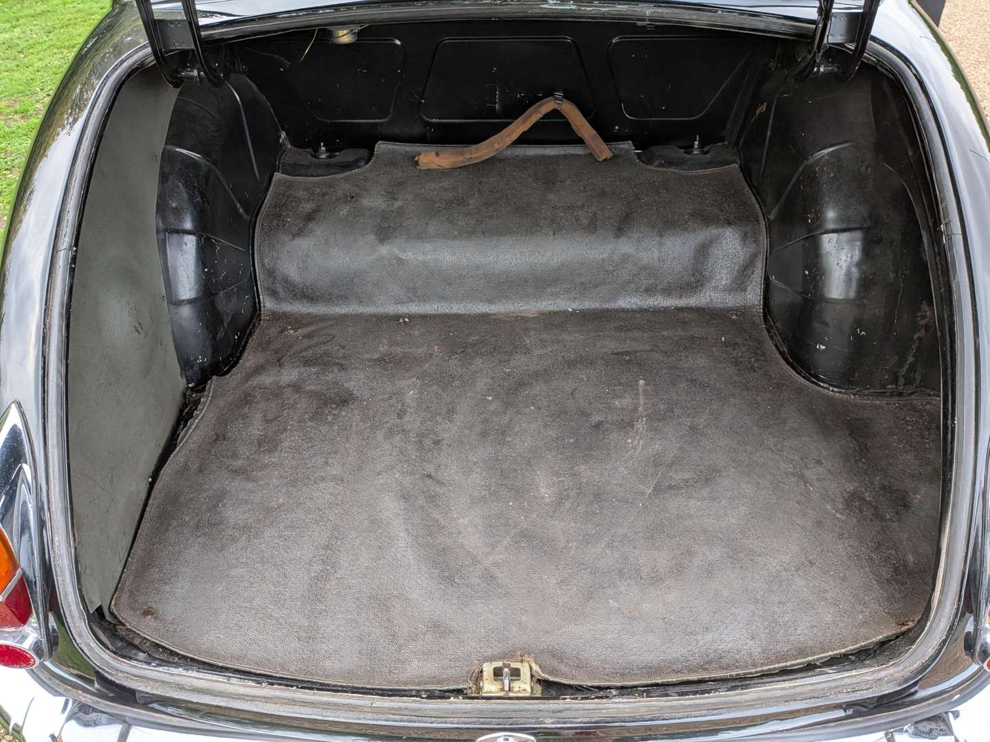 <p>1968 JAGUAR 240</p>