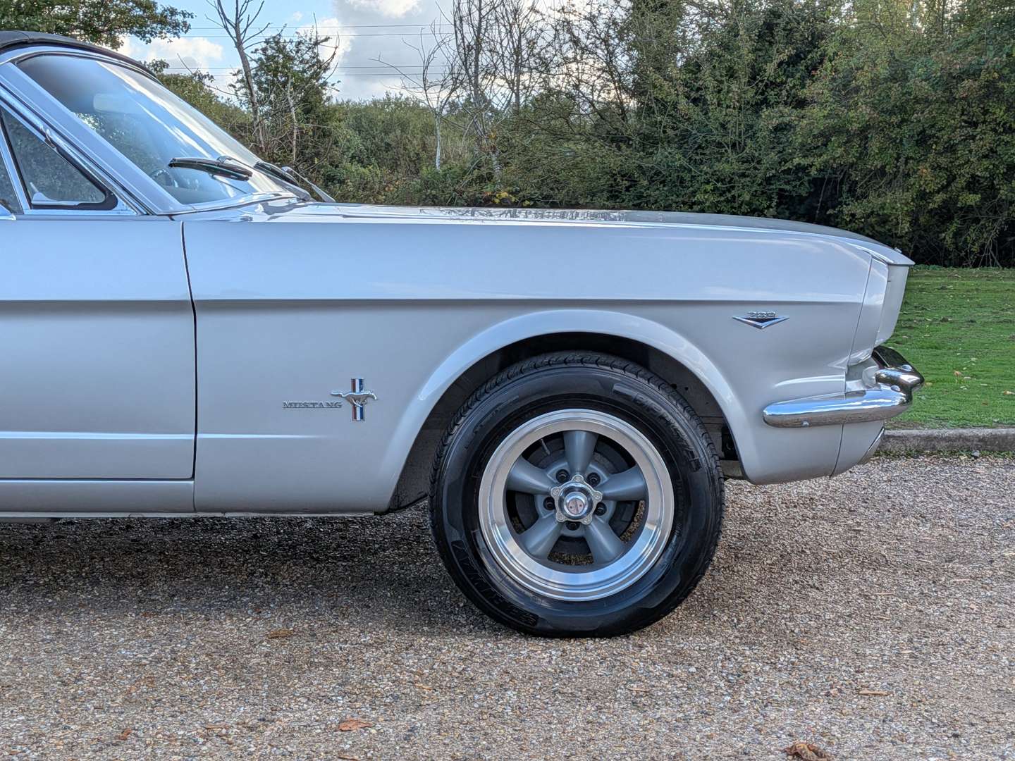 <p>1966 FORD MUSTANG CONVERTIBLE AUTO LHD</p>