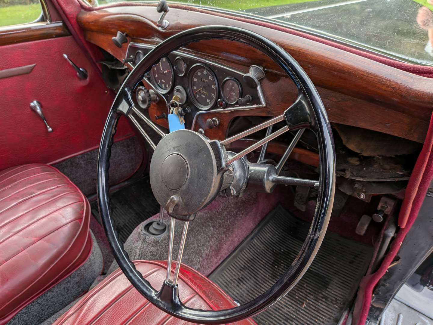 <p>1948 ROVER 12</p>