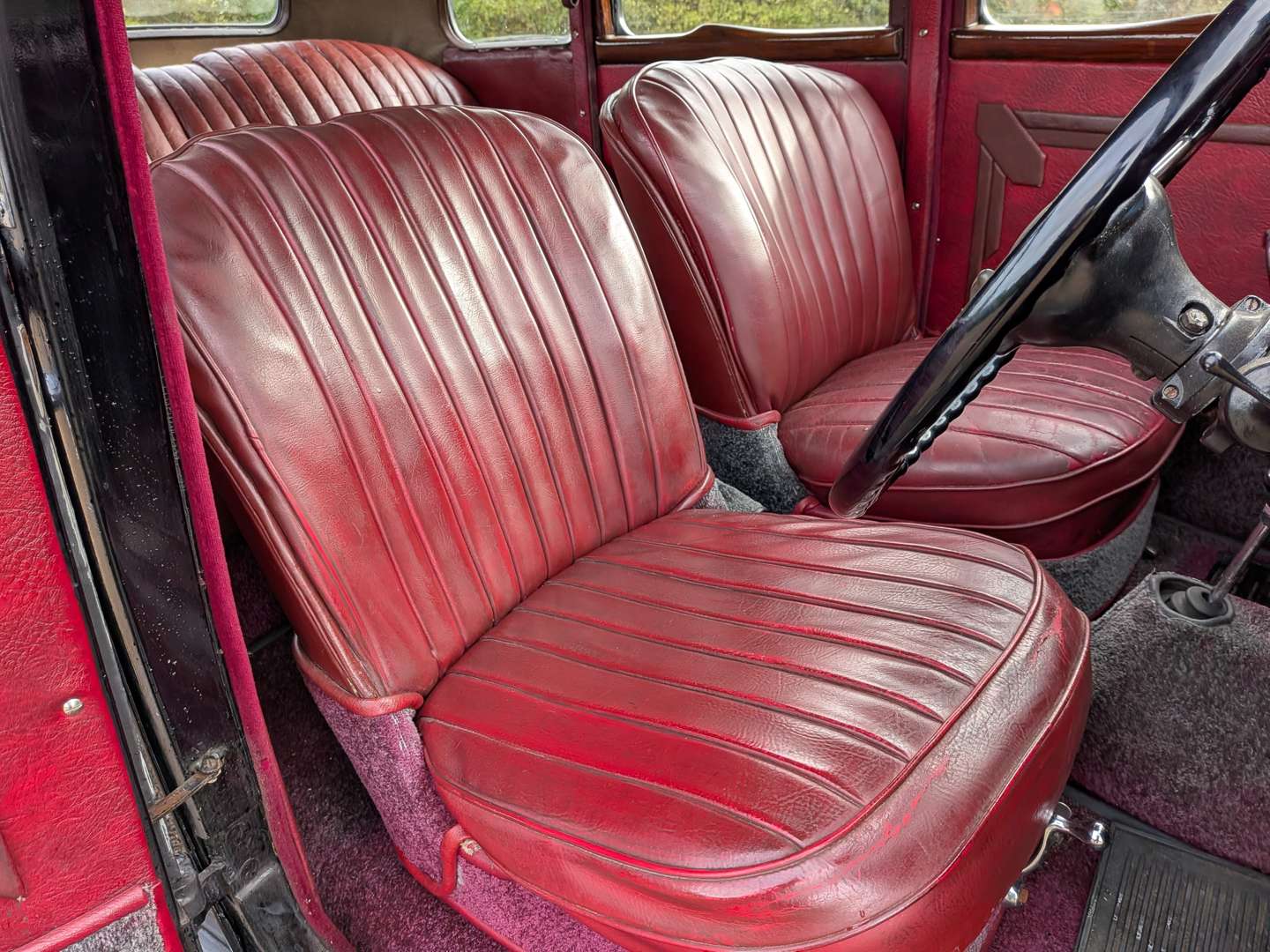 <p>1948 ROVER 12</p>