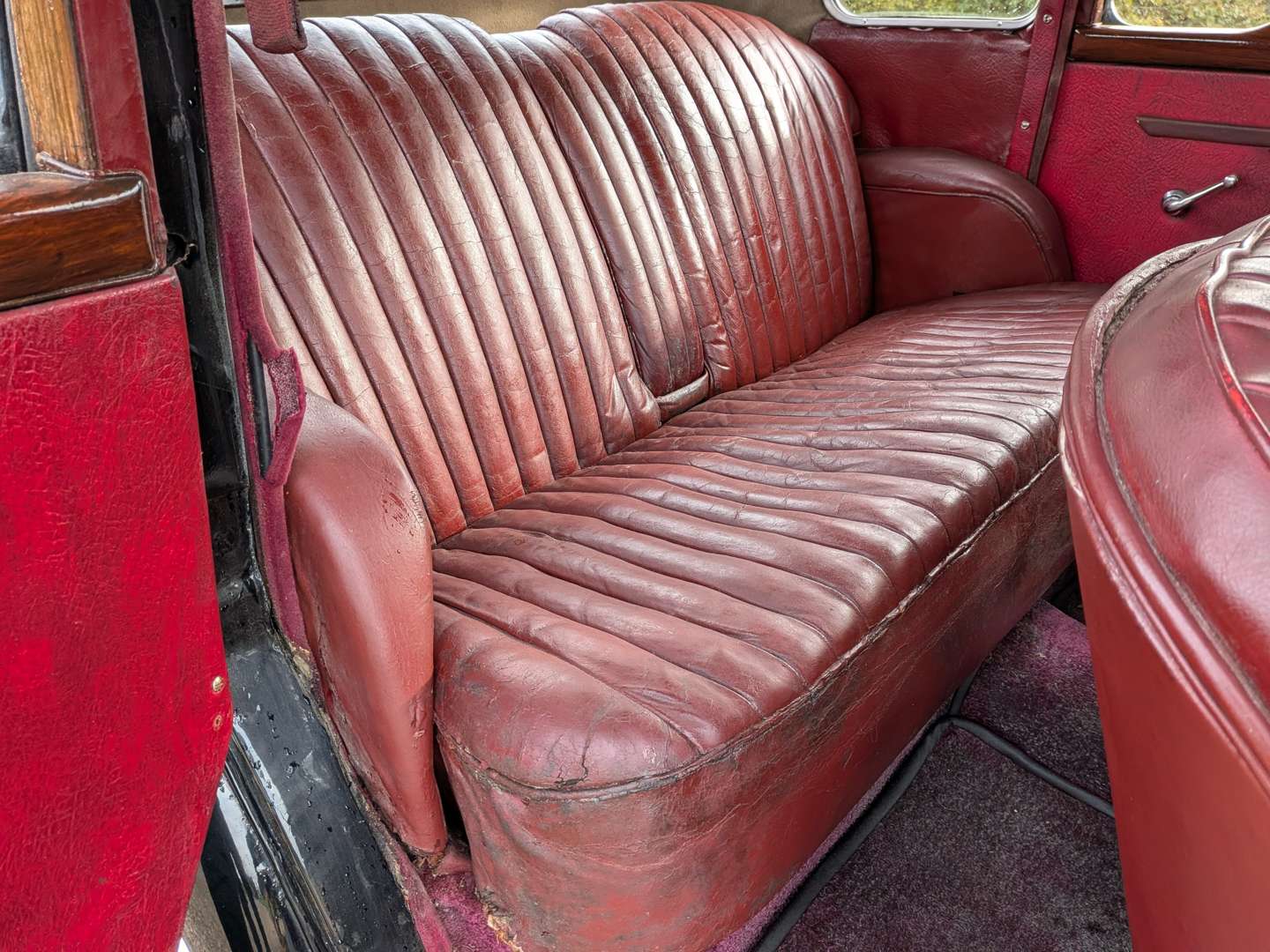 <p>1948 ROVER 12</p>