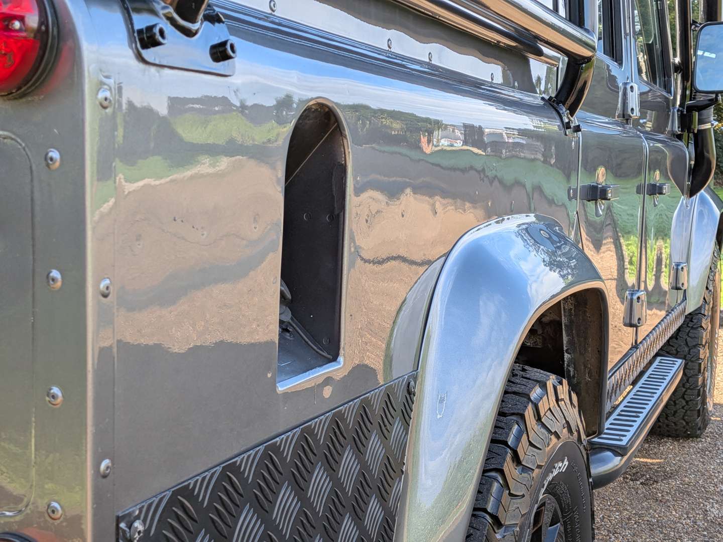 <p>2013 LAND ROVER DEFENDER 110 STATIONWAGON</p>