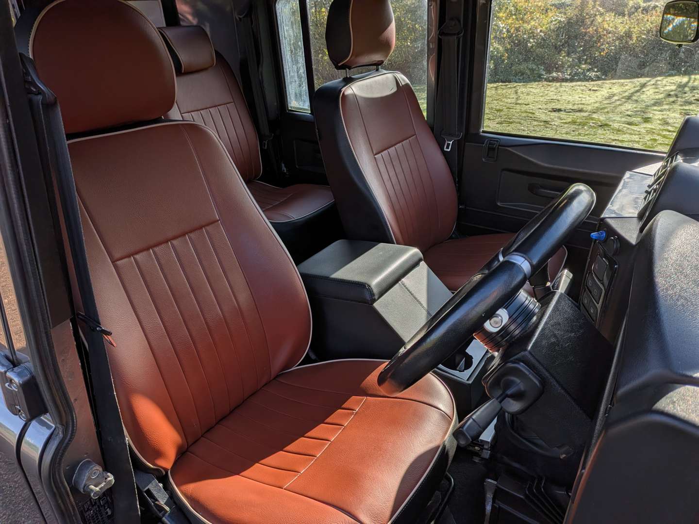 <p>2013 LAND ROVER DEFENDER 110 STATIONWAGON</p>