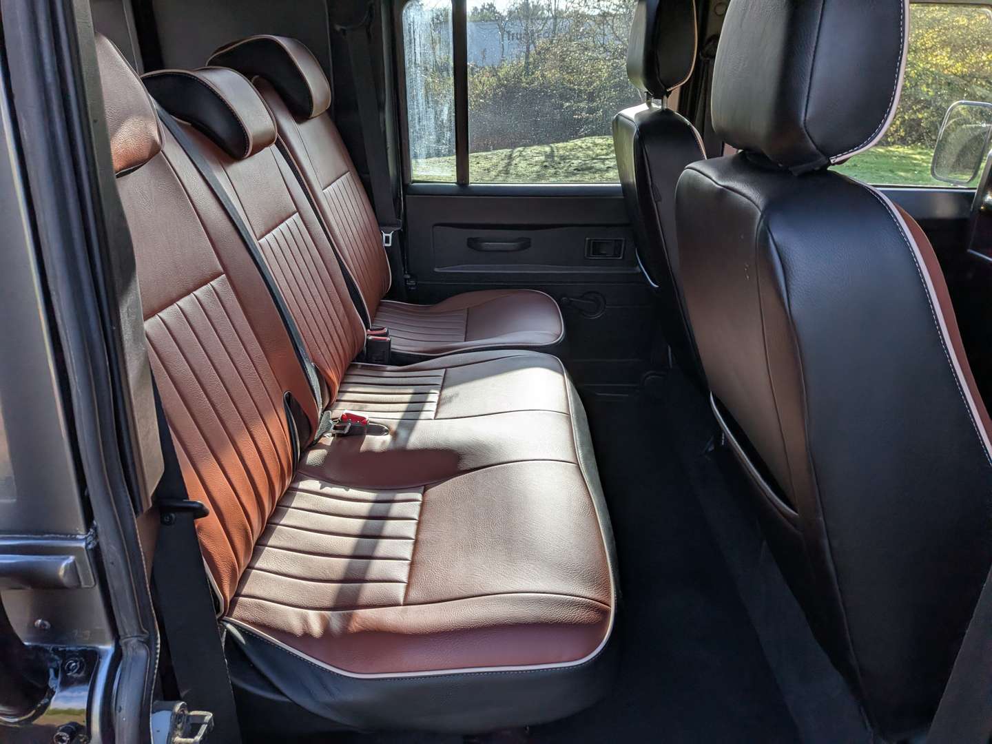 <p>2013 LAND ROVER DEFENDER 110 STATIONWAGON</p>