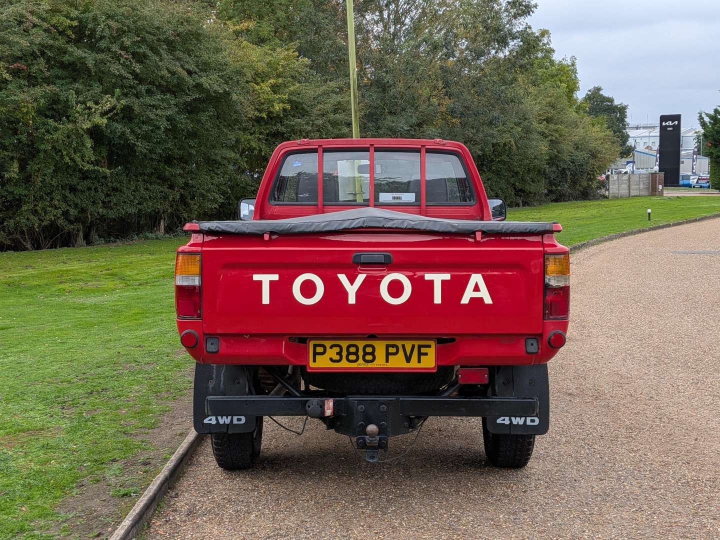 <p>1997 TOYOTA HI-LUX 4X4 DIESEL</p>