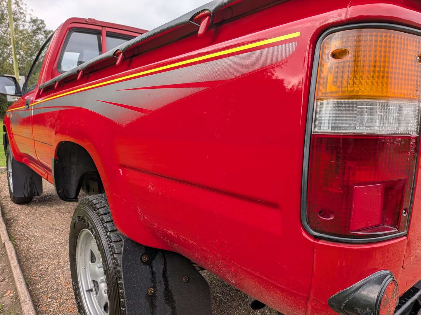 <p>1997 TOYOTA HI-LUX 4X4 DIESEL</p>