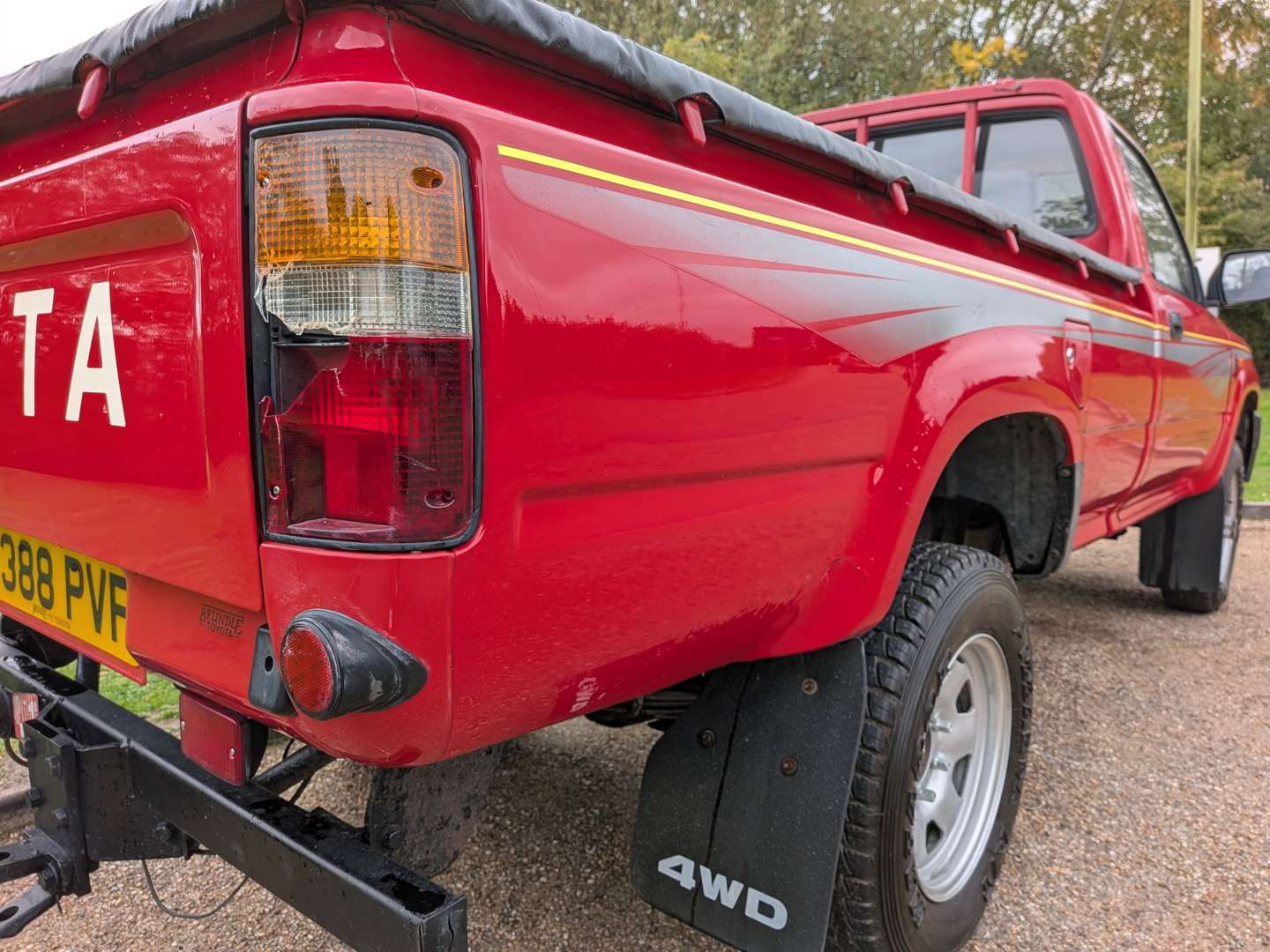 <p>1997 TOYOTA HI-LUX 4X4 DIESEL</p>