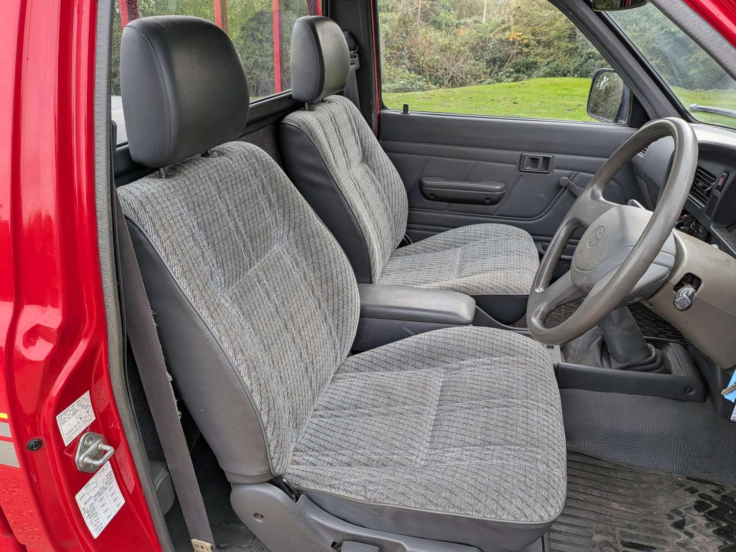<p>1997 TOYOTA HI-LUX 4X4 DIESEL</p>
