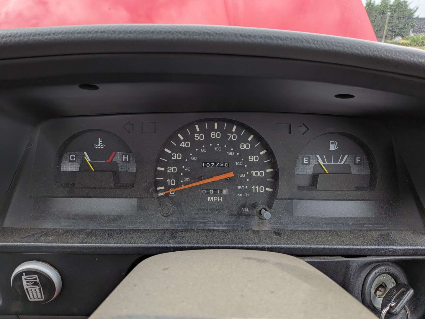 <p>1997 TOYOTA HI-LUX 4X4 DIESEL</p>