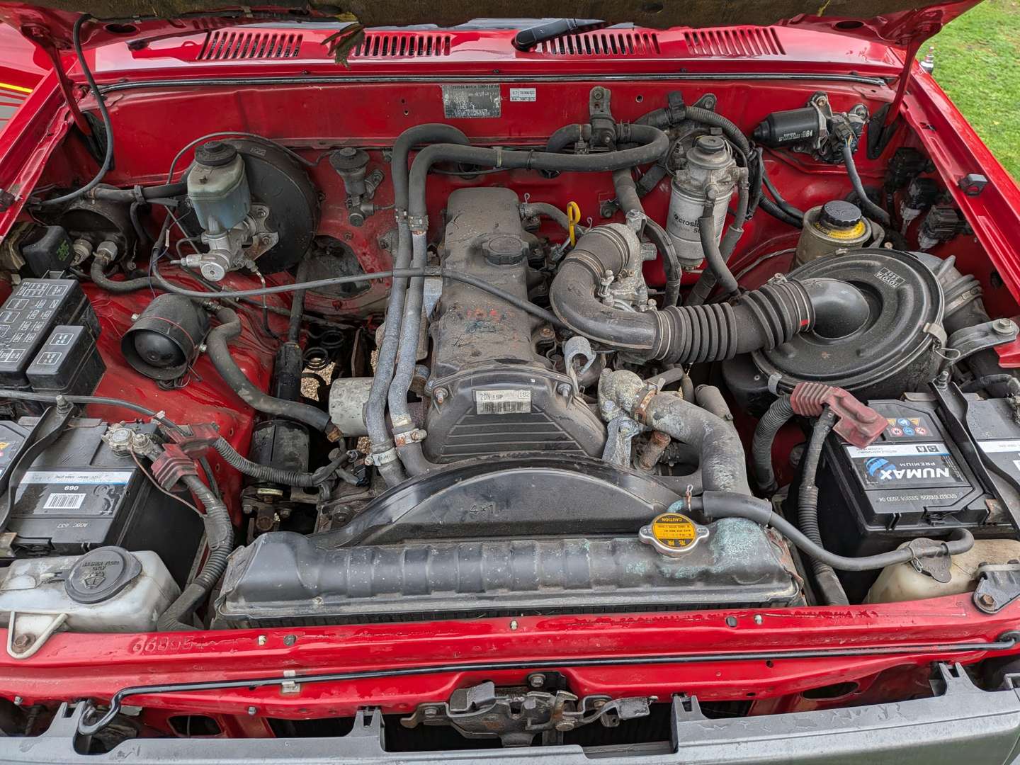 <p>1997 TOYOTA HI-LUX 4X4 DIESEL</p>