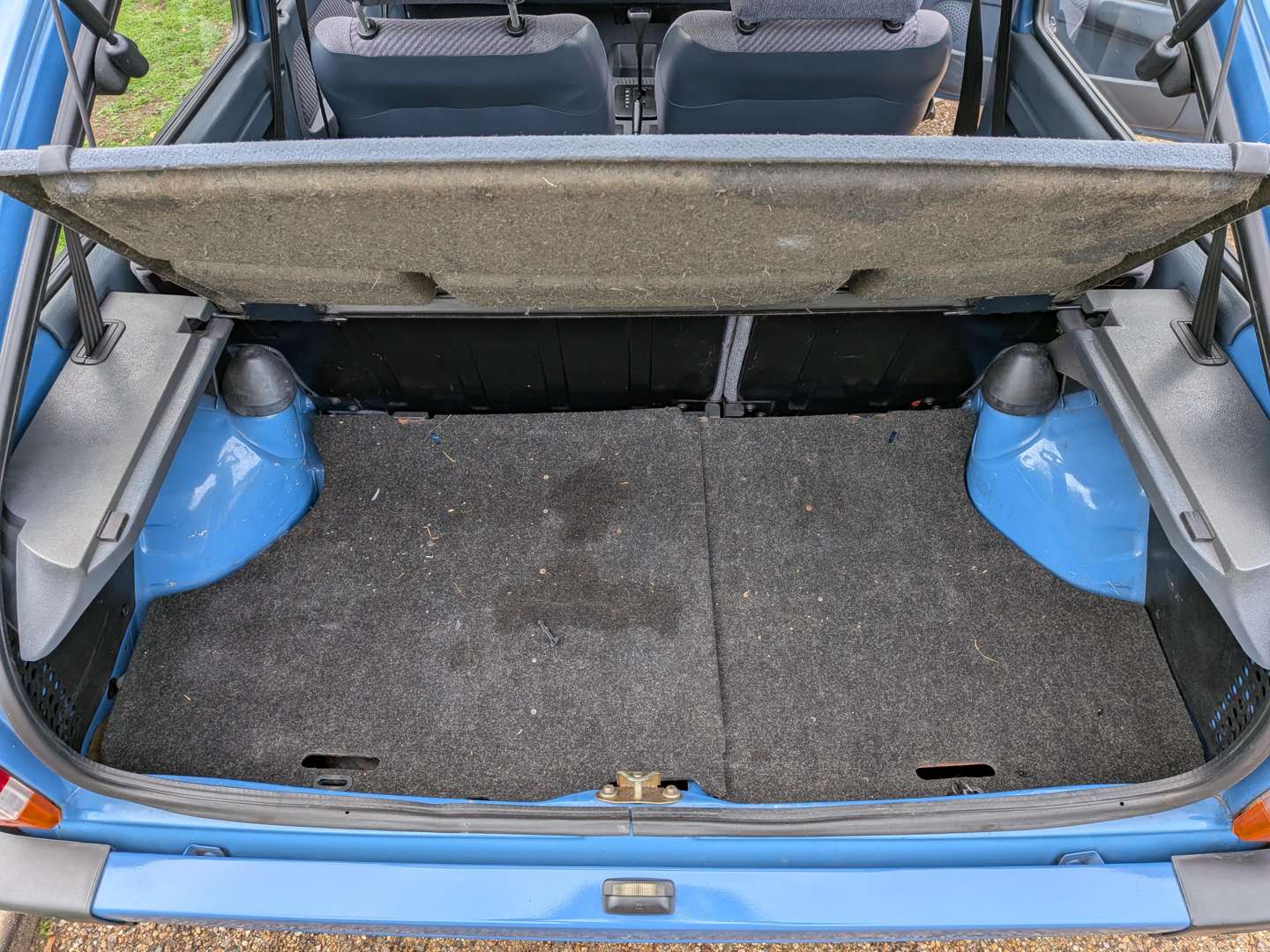 <p>1989 FORD FIESTA L CVT AUTO</p>