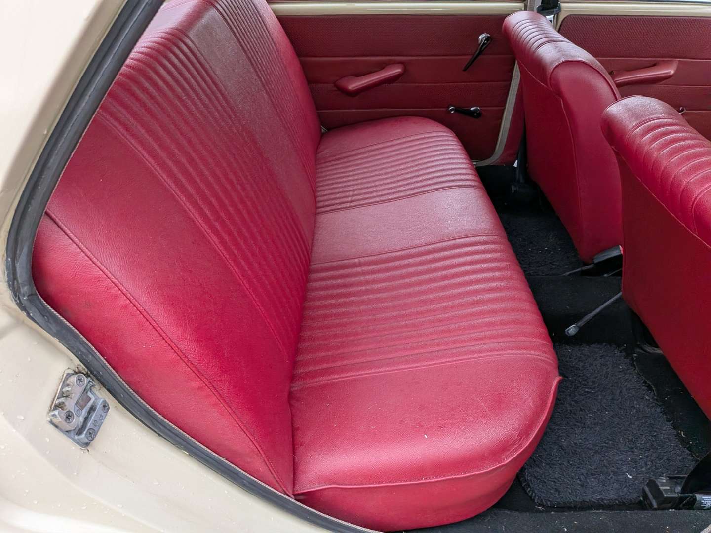 <p>1970 AUSTIN 1100</p>