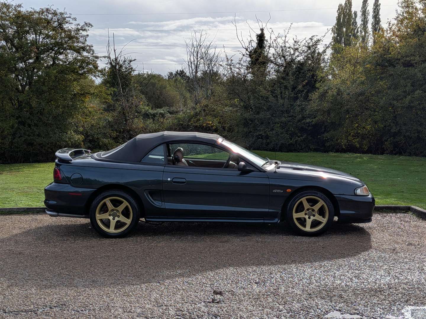 <p>1998 FORD MUSTANG GT V8 CONVERTIBLE</p>