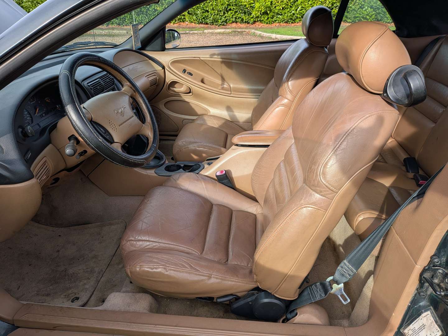 <p>1998 FORD MUSTANG GT V8 CONVERTIBLE</p>