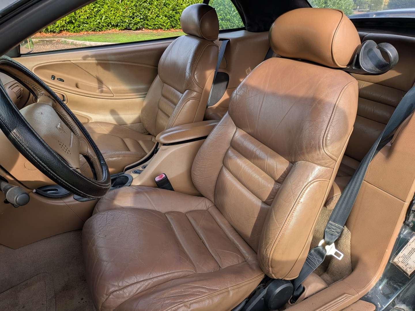 <p>1998 FORD MUSTANG GT V8 CONVERTIBLE</p>