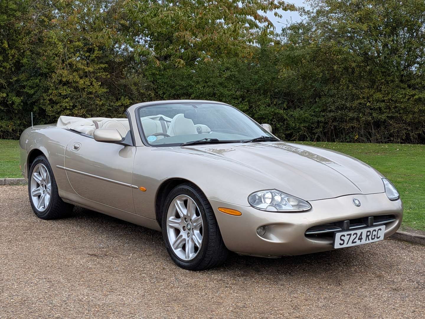 <p>1998 JAGUAR XK8 CONVERTIBLE</p>