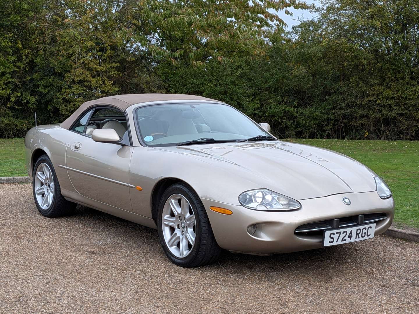 <p>1998 JAGUAR XK8 CONVERTIBLE</p>