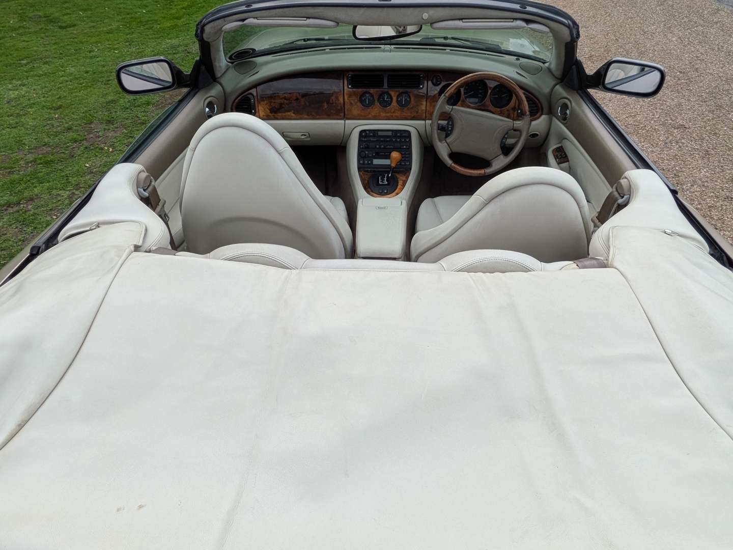 <p>1998 JAGUAR XK8 CONVERTIBLE</p>