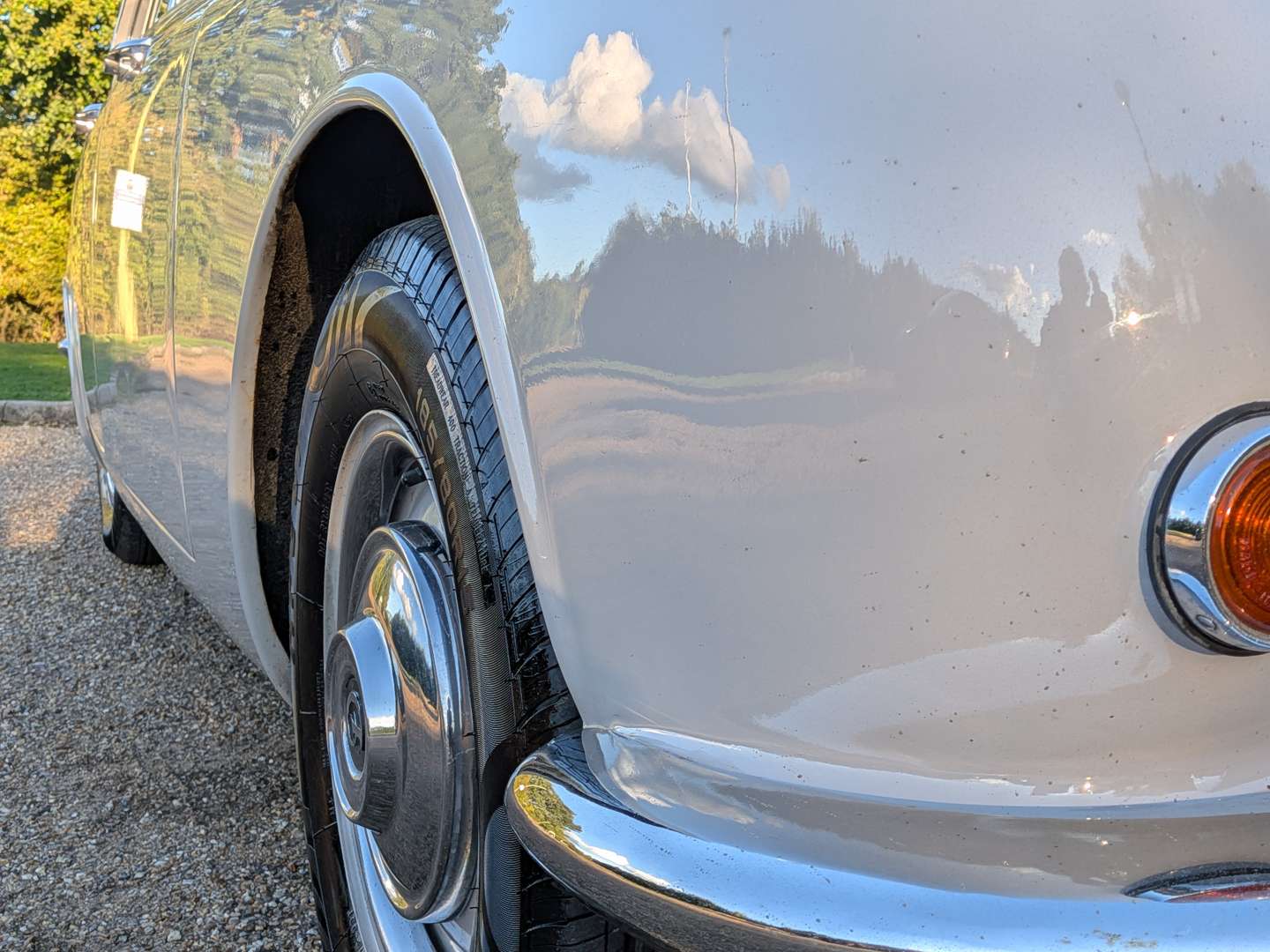 <p>1969 DAIMLER V8 250</p>
