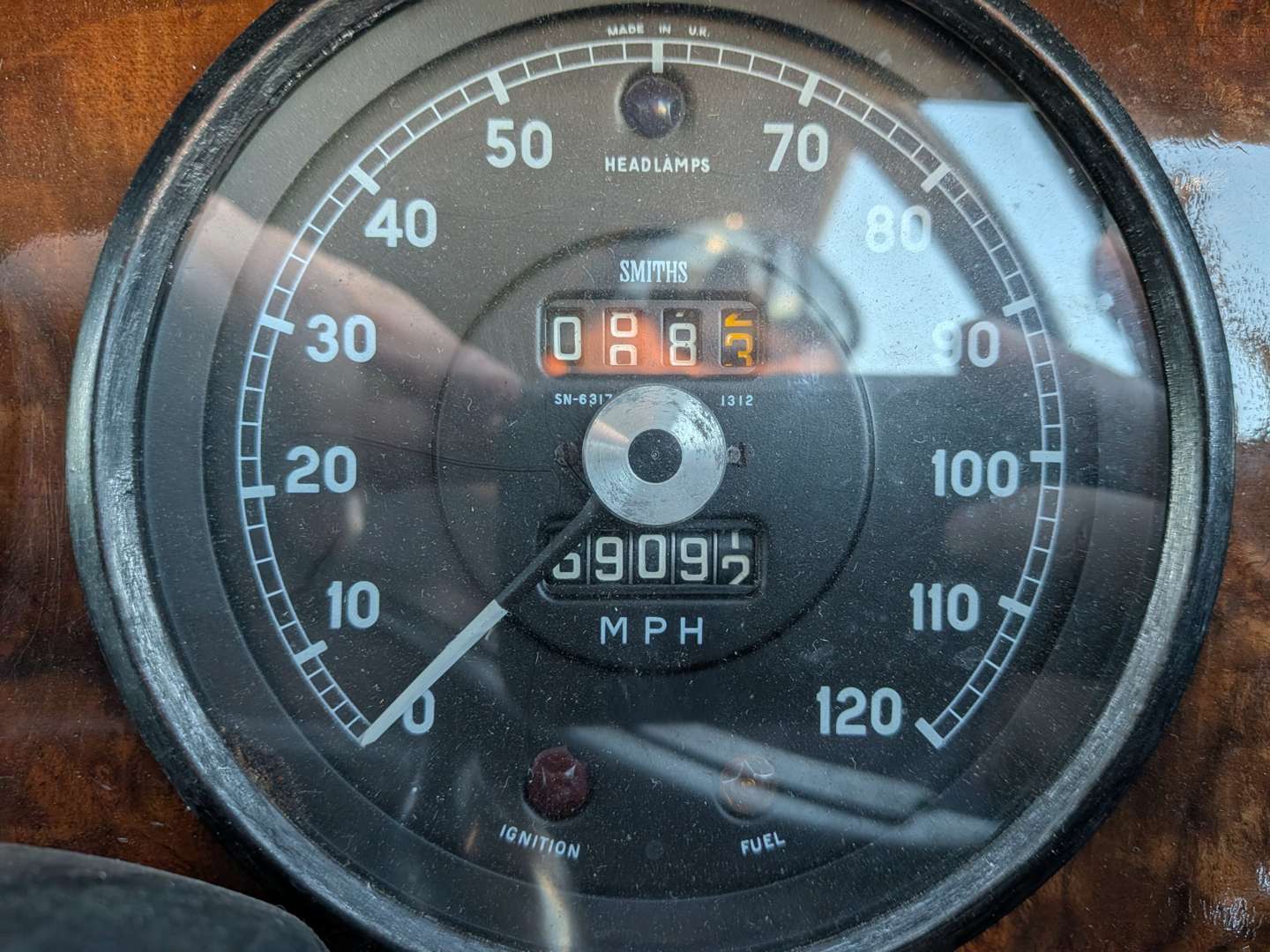 <p>1969 DAIMLER V8 250</p>