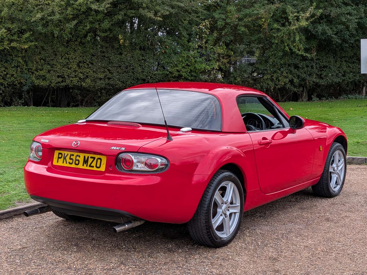 <p>2006 MAZDA MX-5</p>