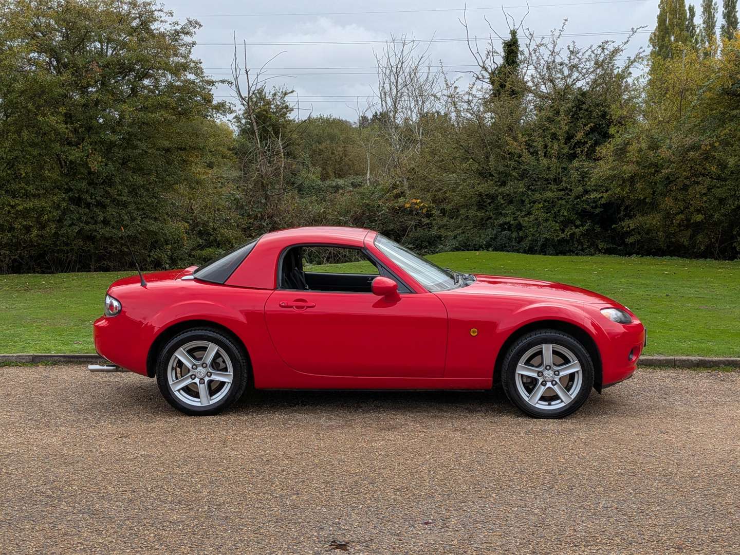 <p>2006 MAZDA MX-5</p>