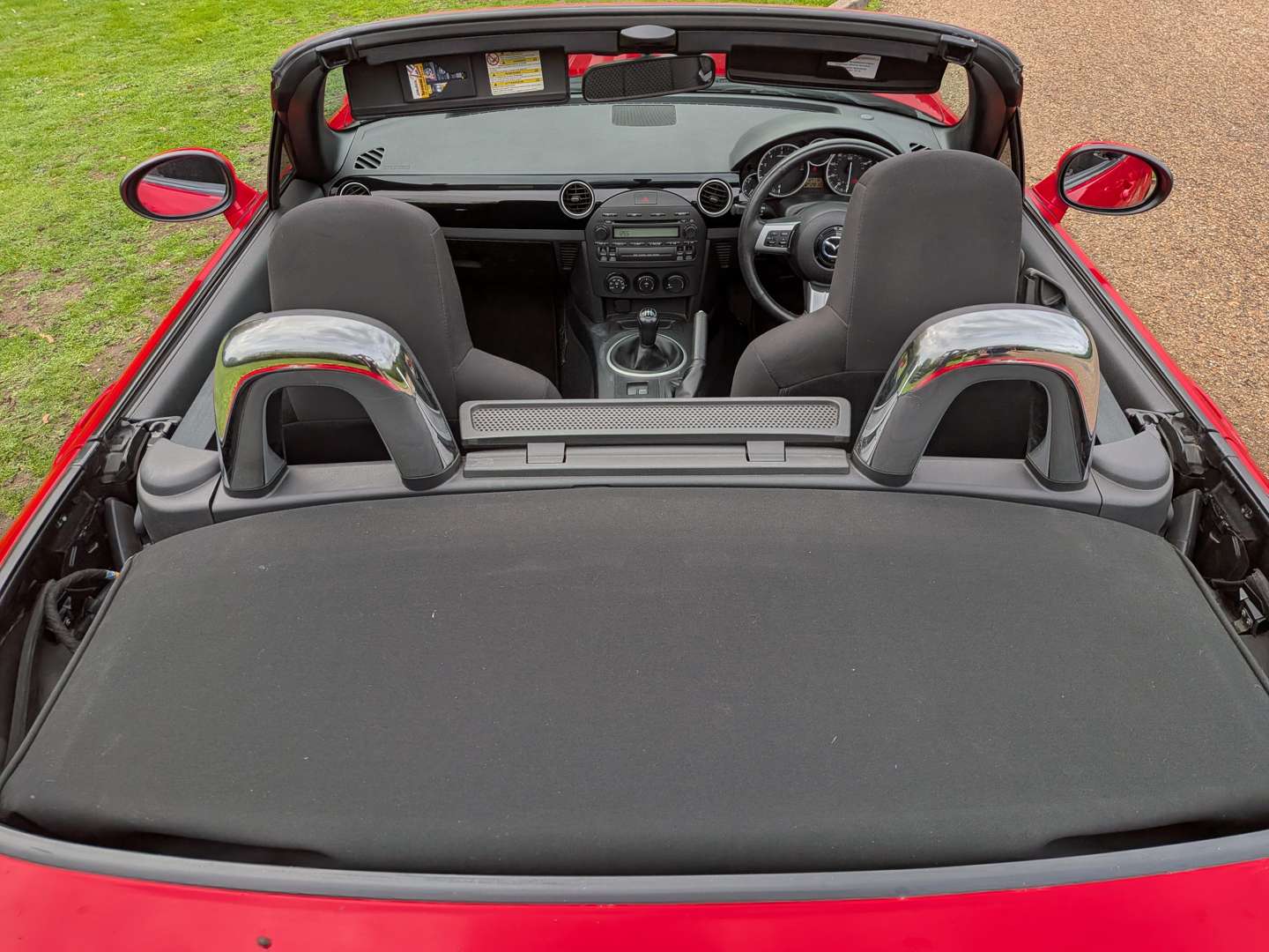 <p>2006 MAZDA MX-5</p>