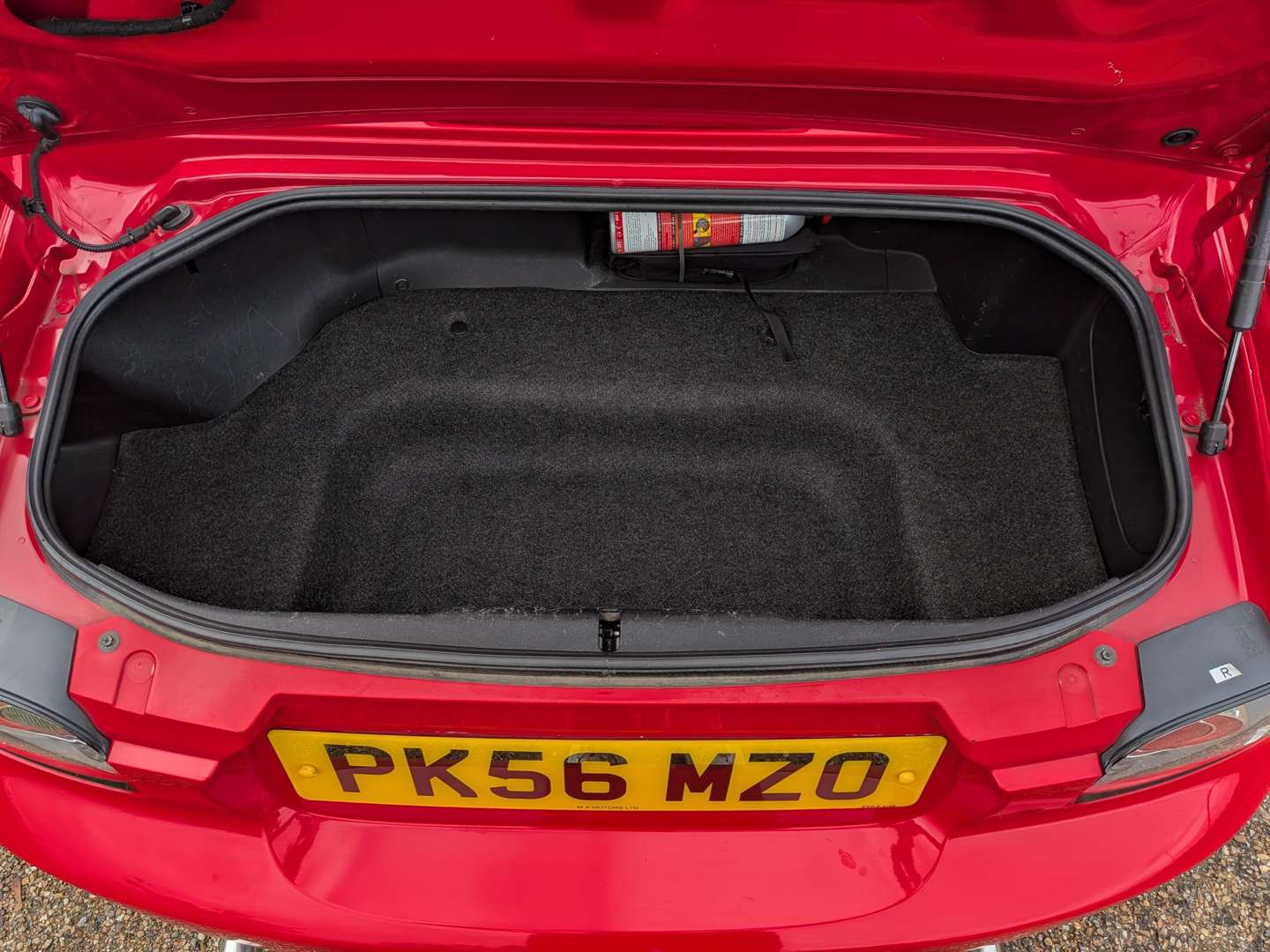 <p>2006 MAZDA MX-5</p>