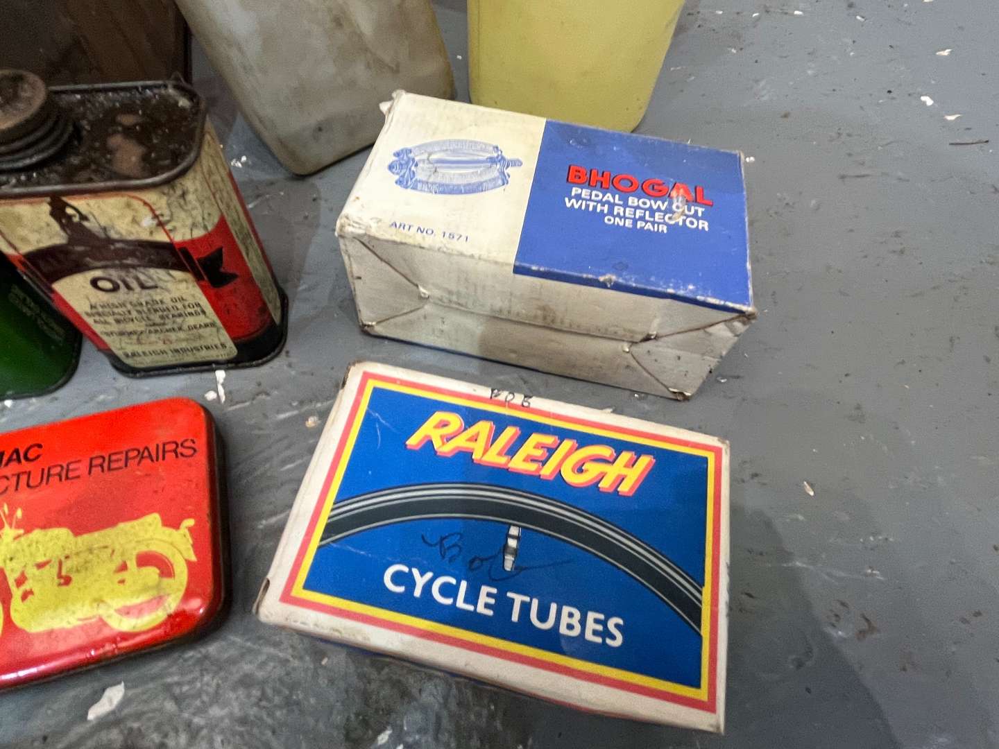 <p>Autojumblers Lot&nbsp;</p>