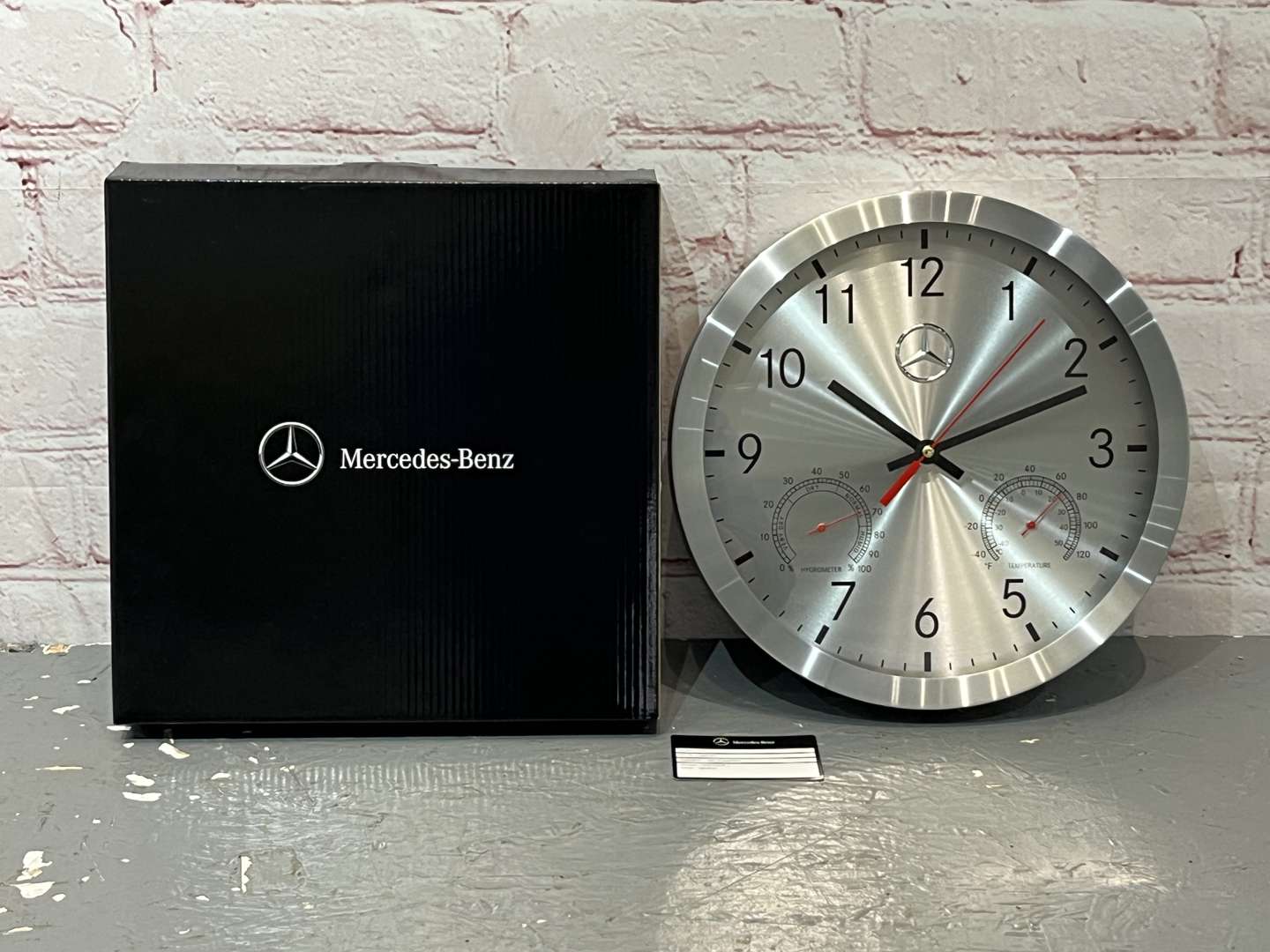 <p>Mercedes Aluminium Genuine Dealership Boxed Wall Clock&nbsp;</p>