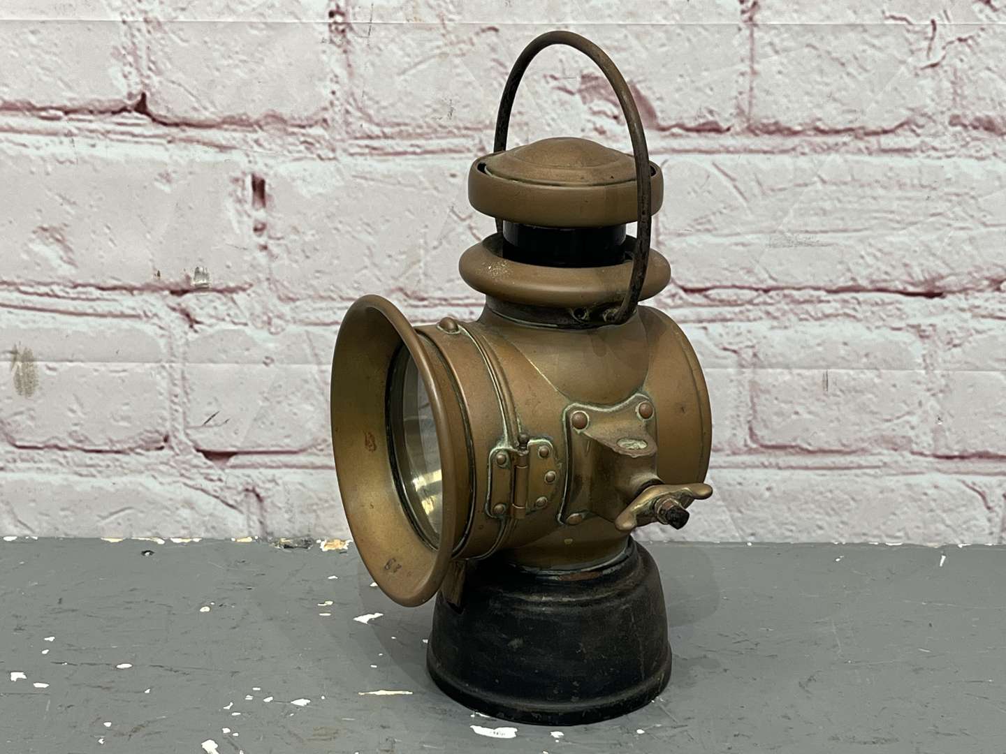<p>Lucas King of The Road Lamp, Number 722</p>