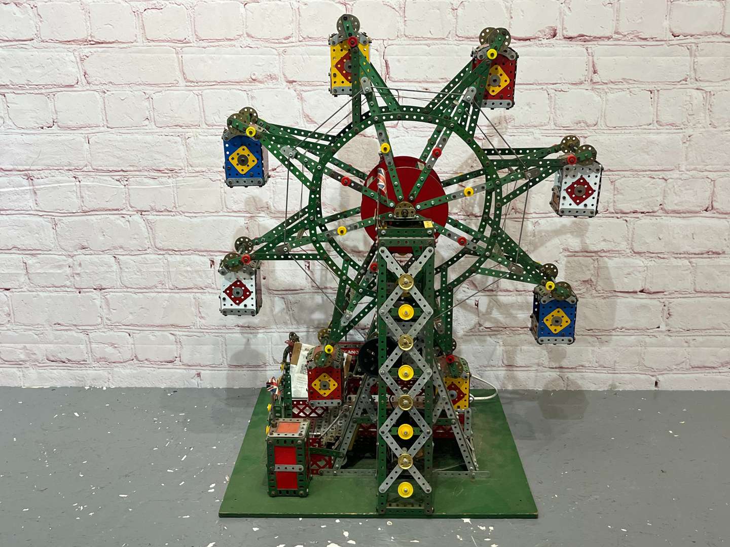 <p>Meccano Made Ferris Wheel</p>