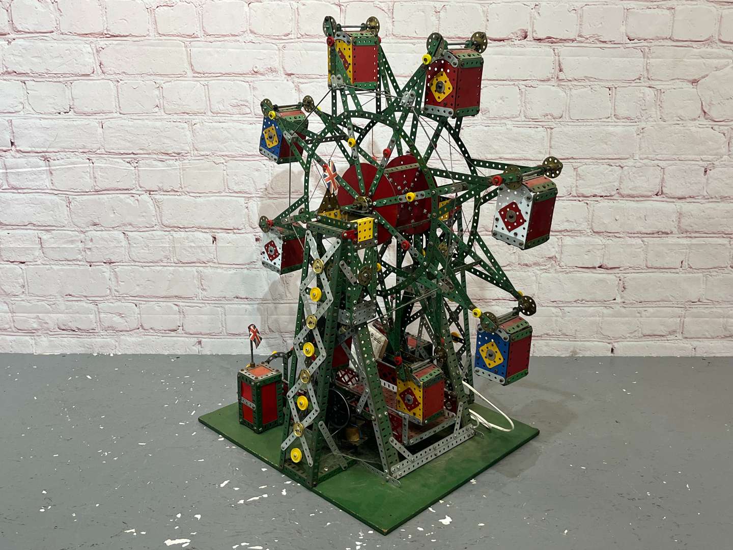 <p>Meccano Made Ferris Wheel</p>