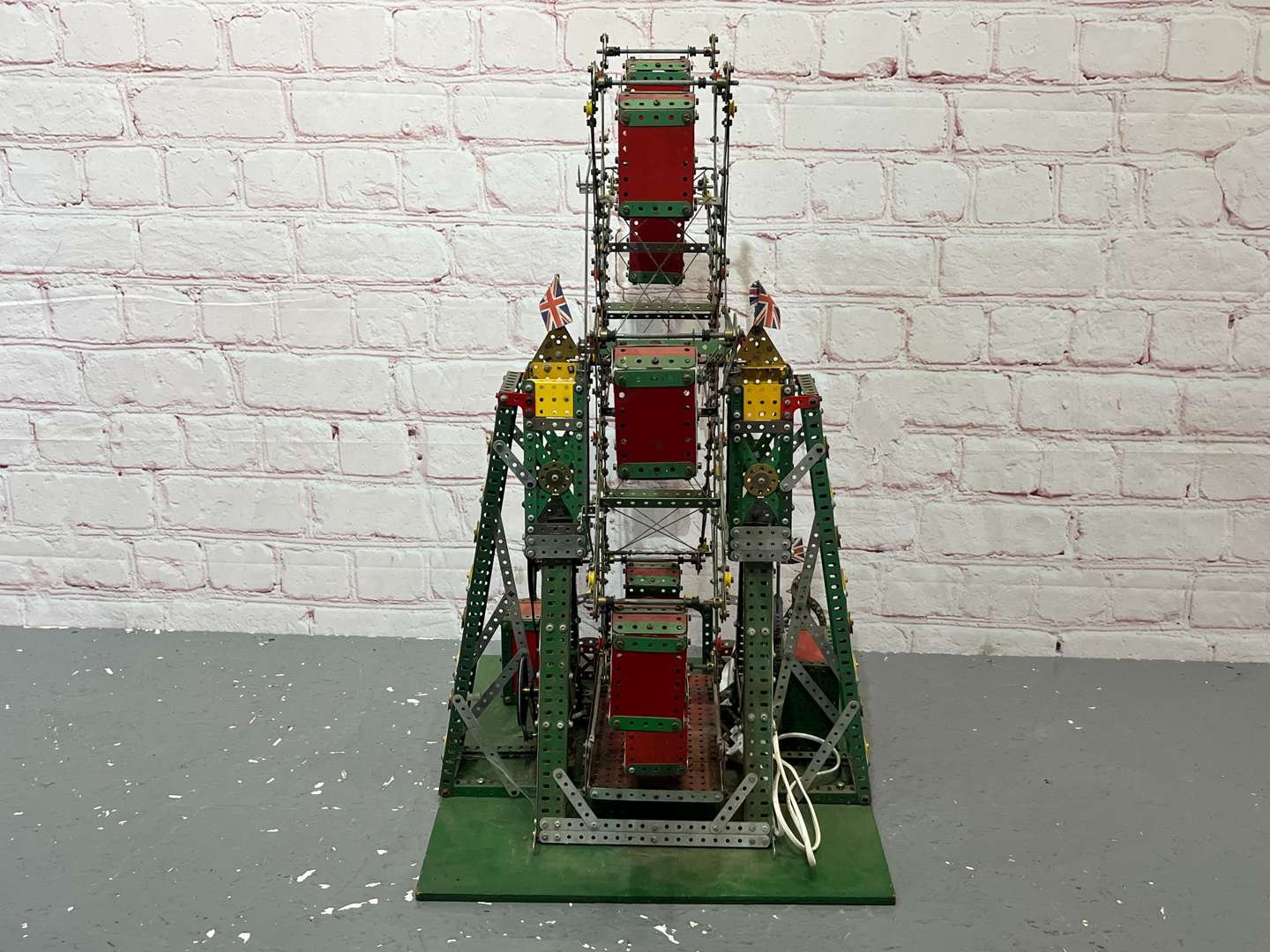 <p>Meccano Made Ferris Wheel</p>