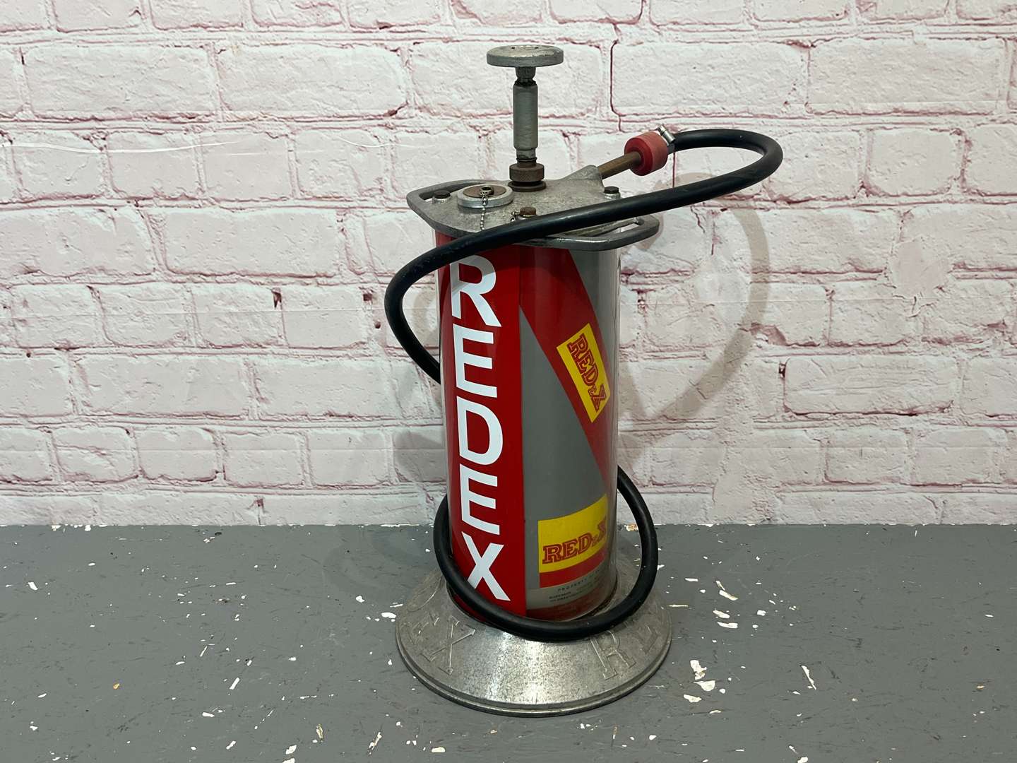 <p>Redex Forecourt Oil Dispenser&nbsp;</p>