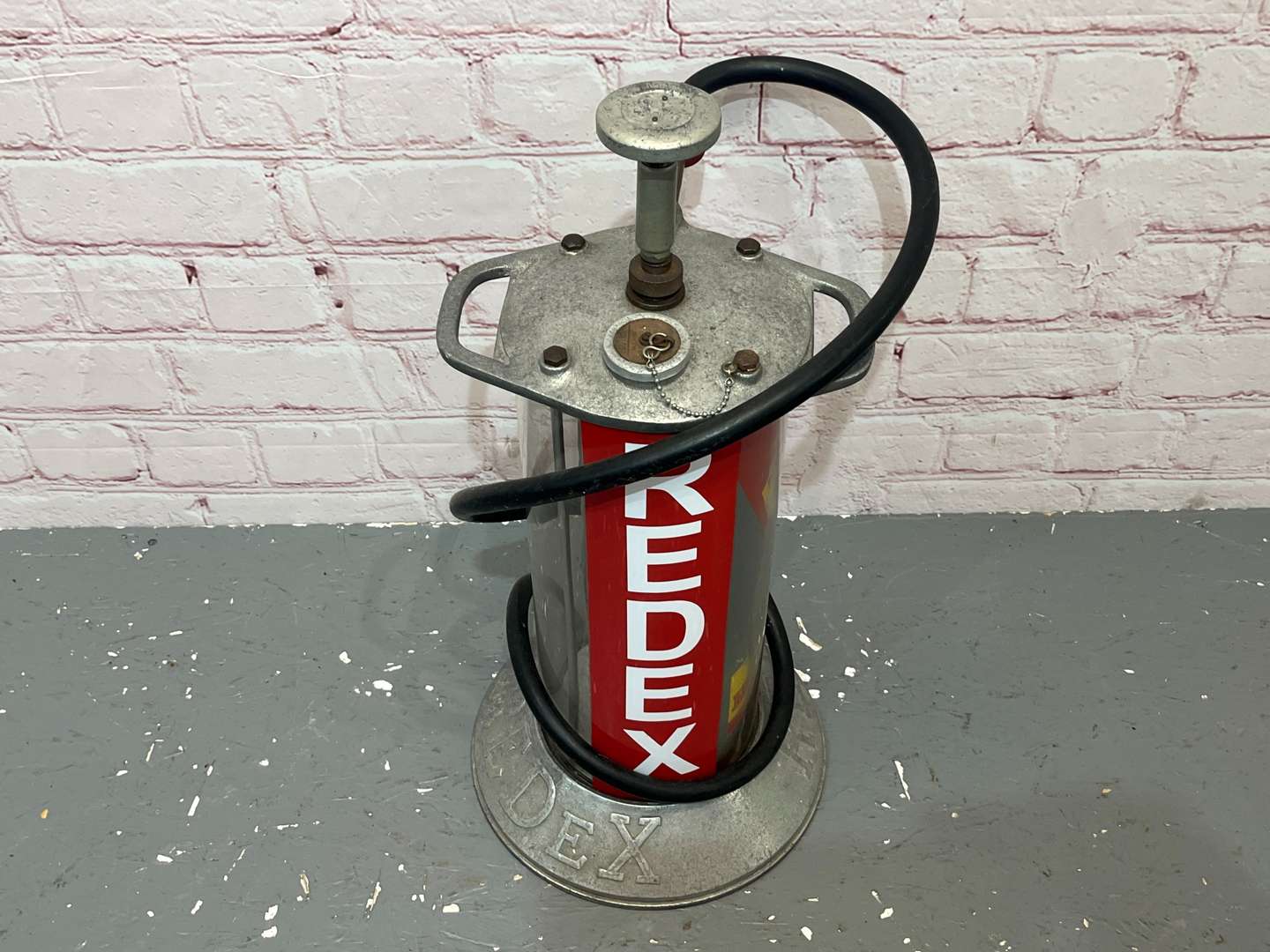<p>Redex Forecourt Oil Dispenser&nbsp;</p>