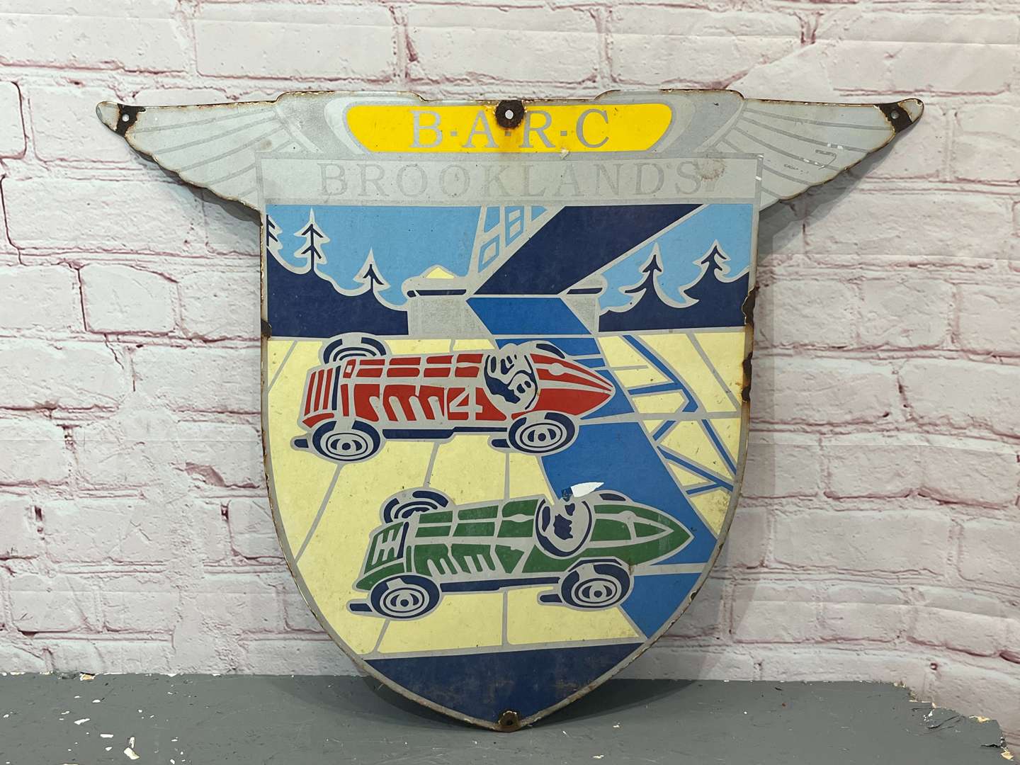 <p>B.A.R.C Brooklands Emblem Enamel Sign</p>
