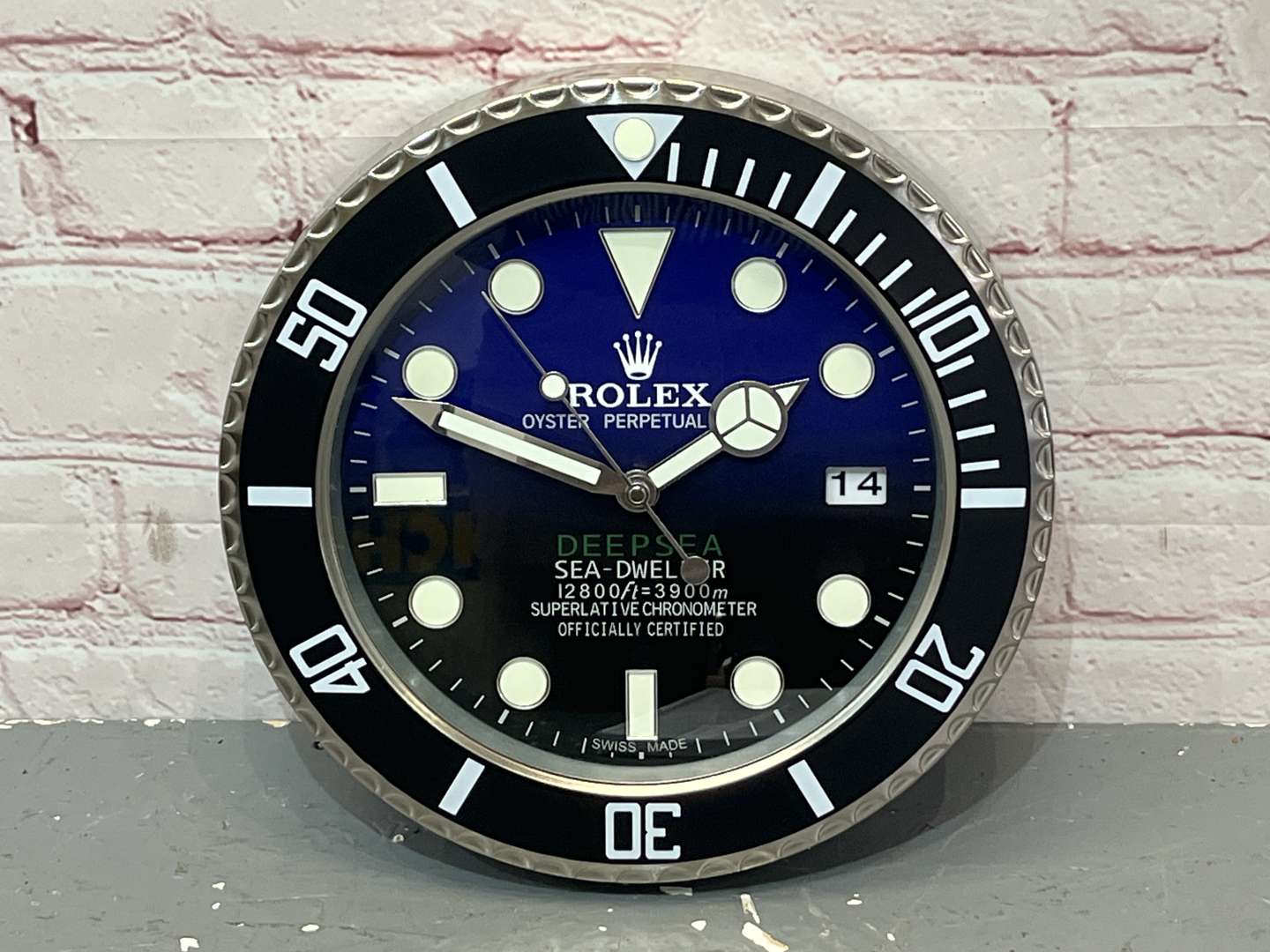 <p>Rolex Deepsea Dweller Modern Metal Wall Clock&nbsp;</p>
