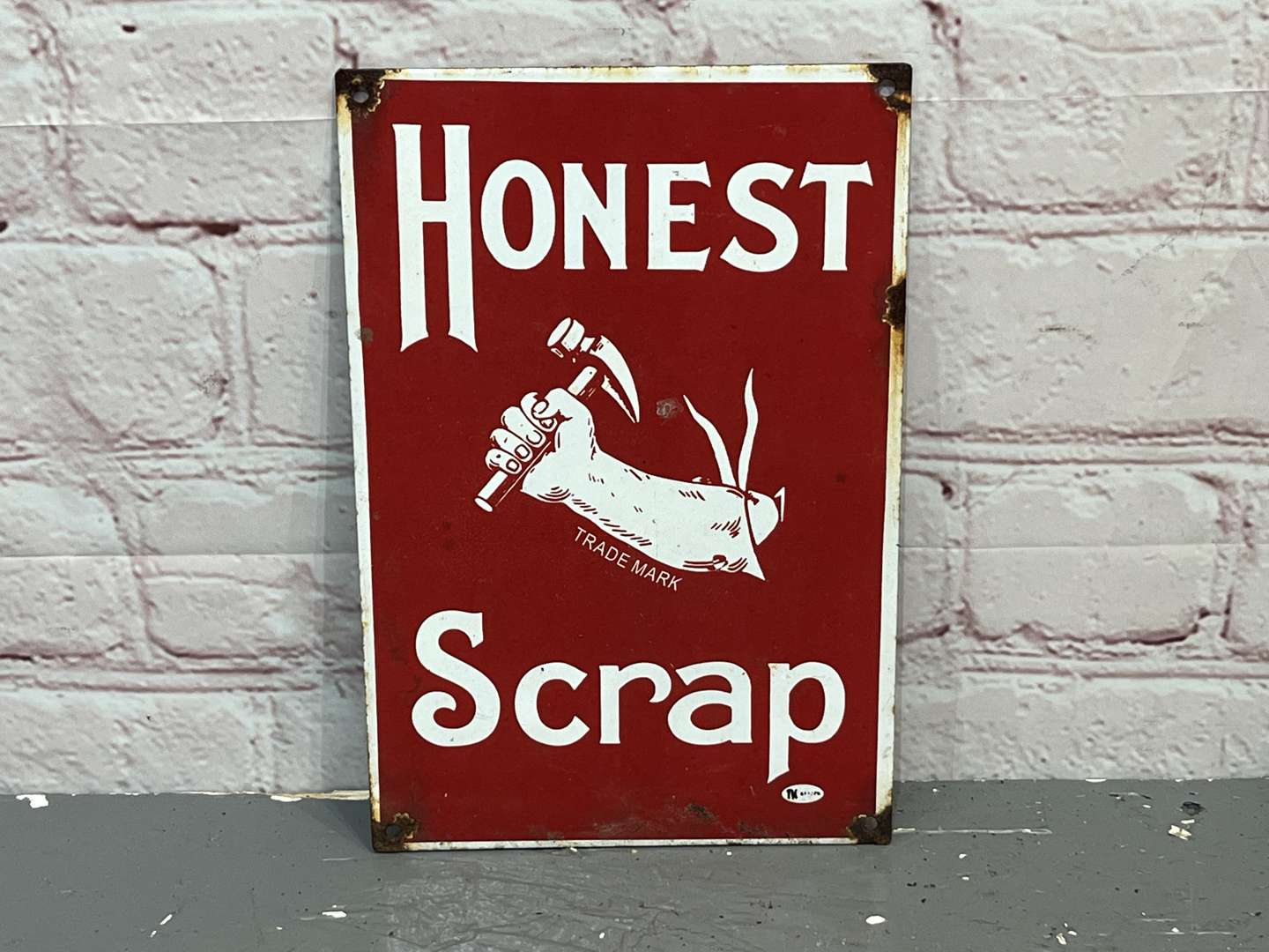 <p>Honest Scrap Small Enamel Sign</p>
