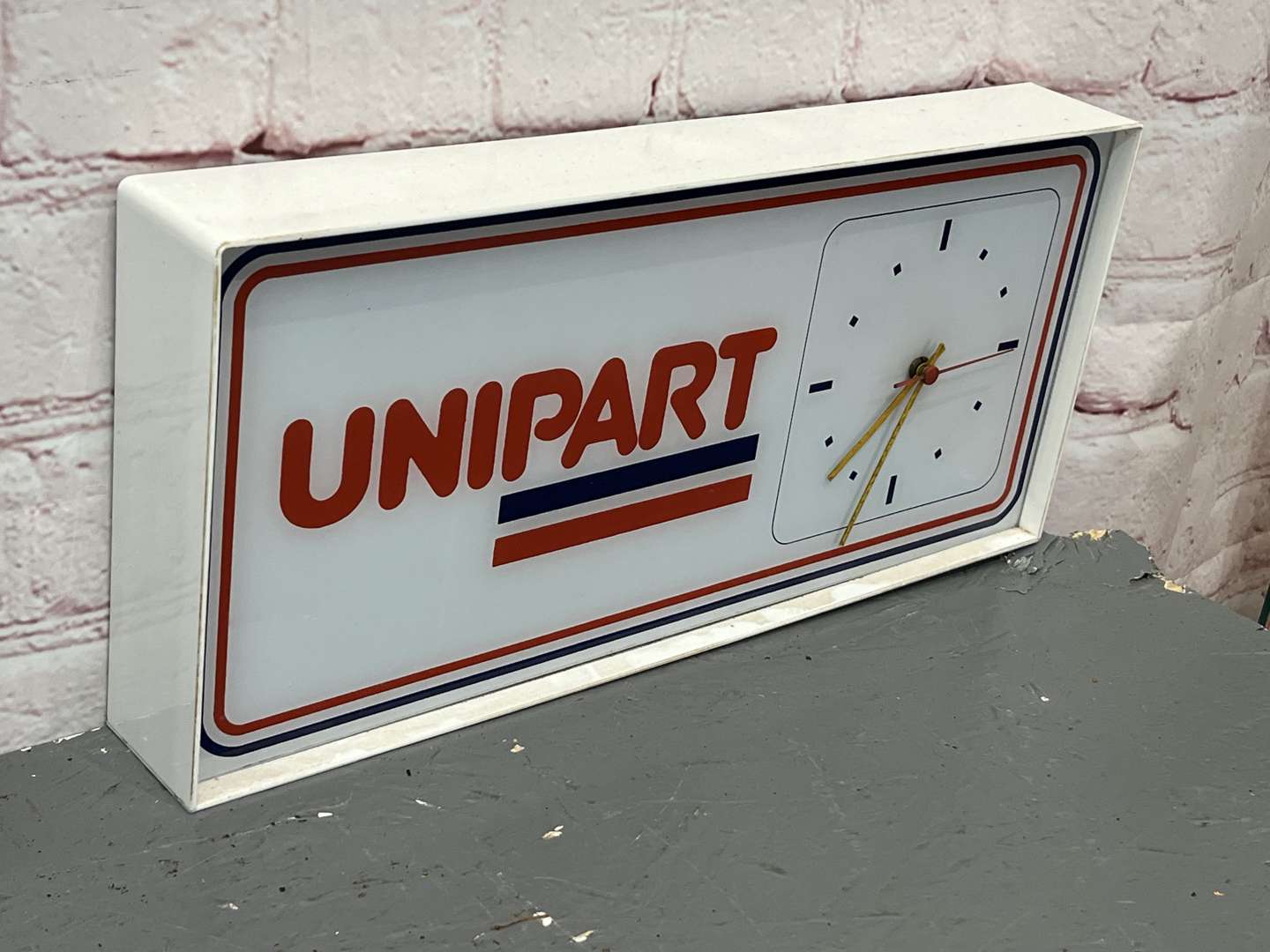 <p>Unipart Dealership Perspex Clock</p>