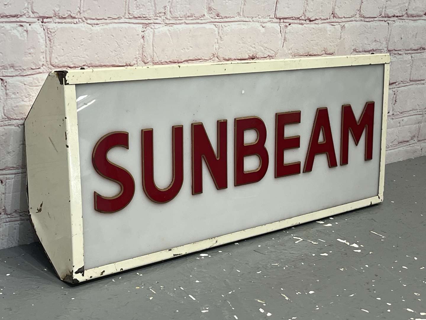 <p>Sunbeam Original Metal Framed Illuminated Dealership Sign</p>