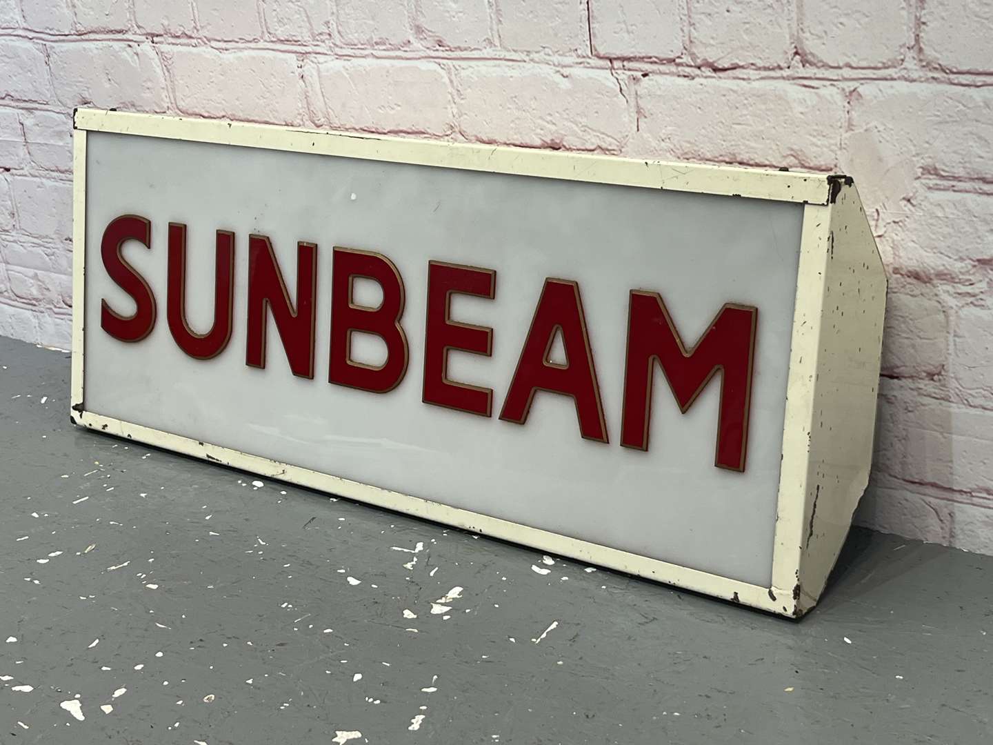 <p>Sunbeam Original Metal Framed Illuminated Dealership Sign</p>