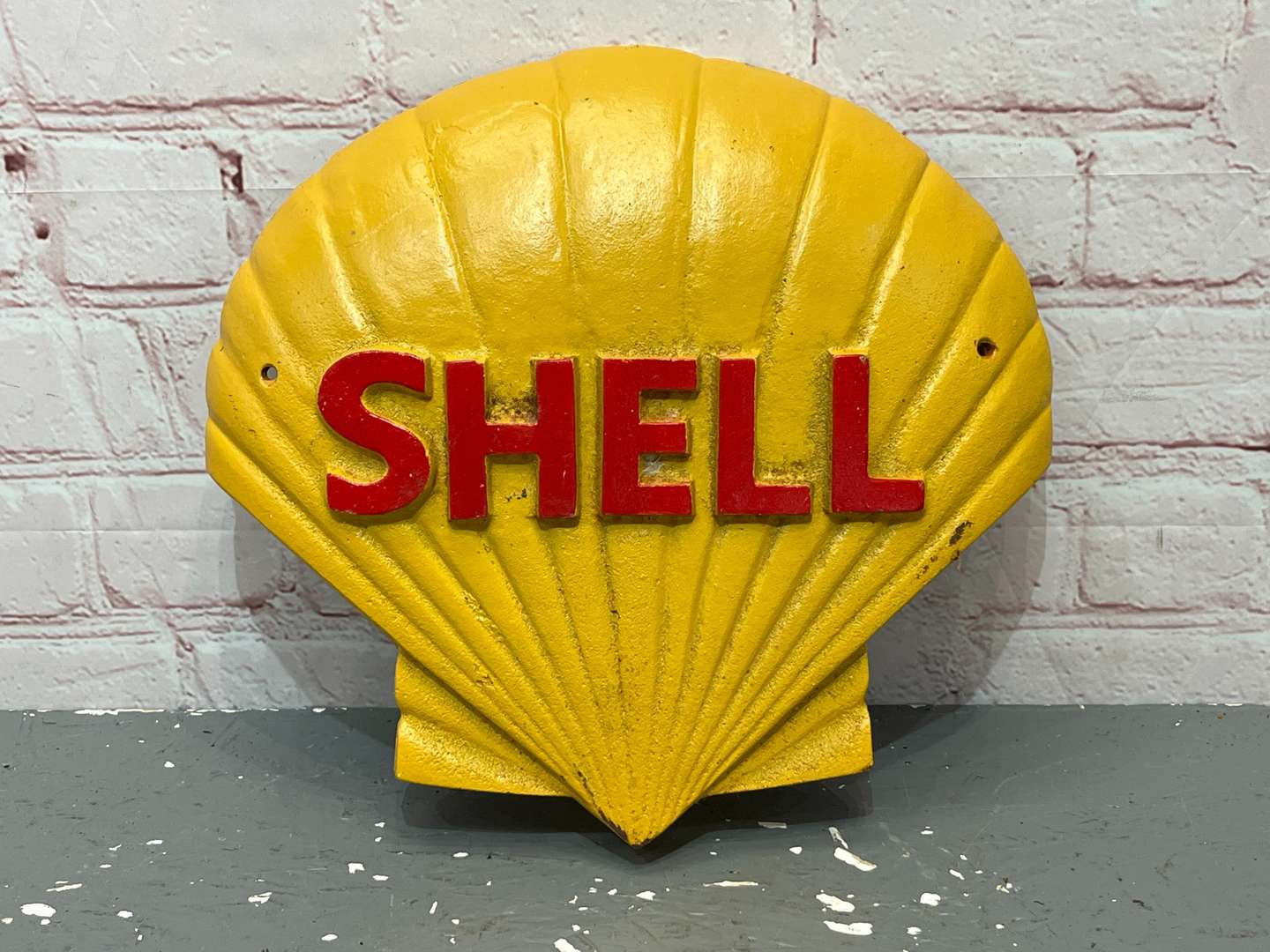 <p>Shell Cast Iron Emblem</p>