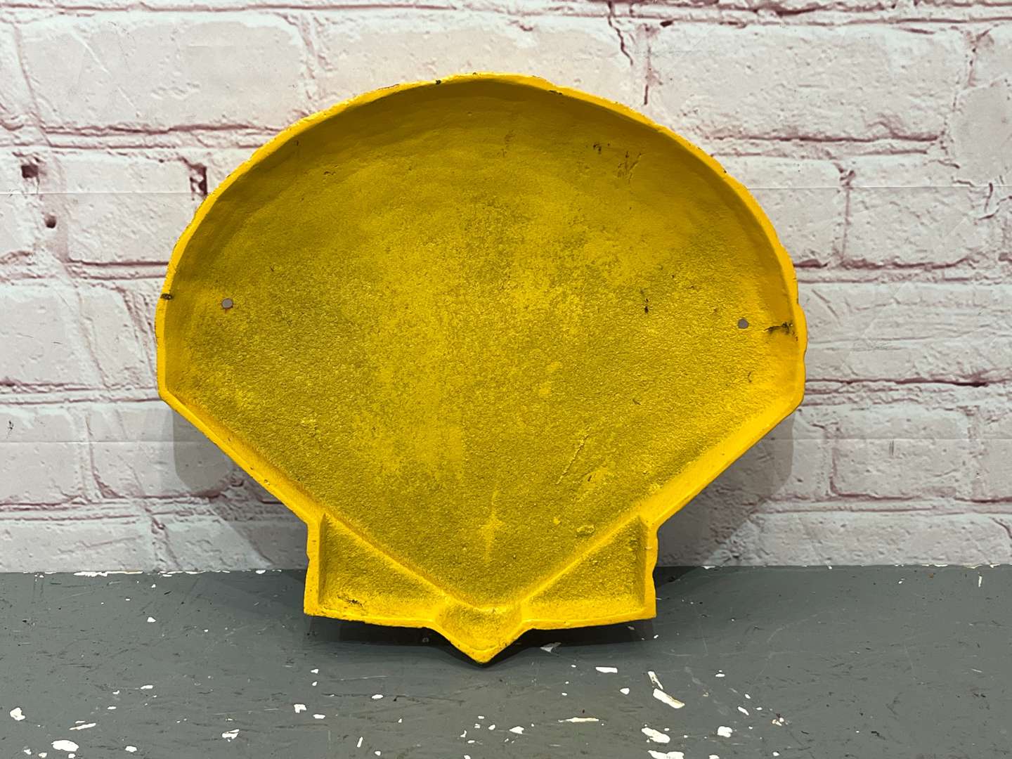 <p>Shell Cast Iron Emblem</p>
