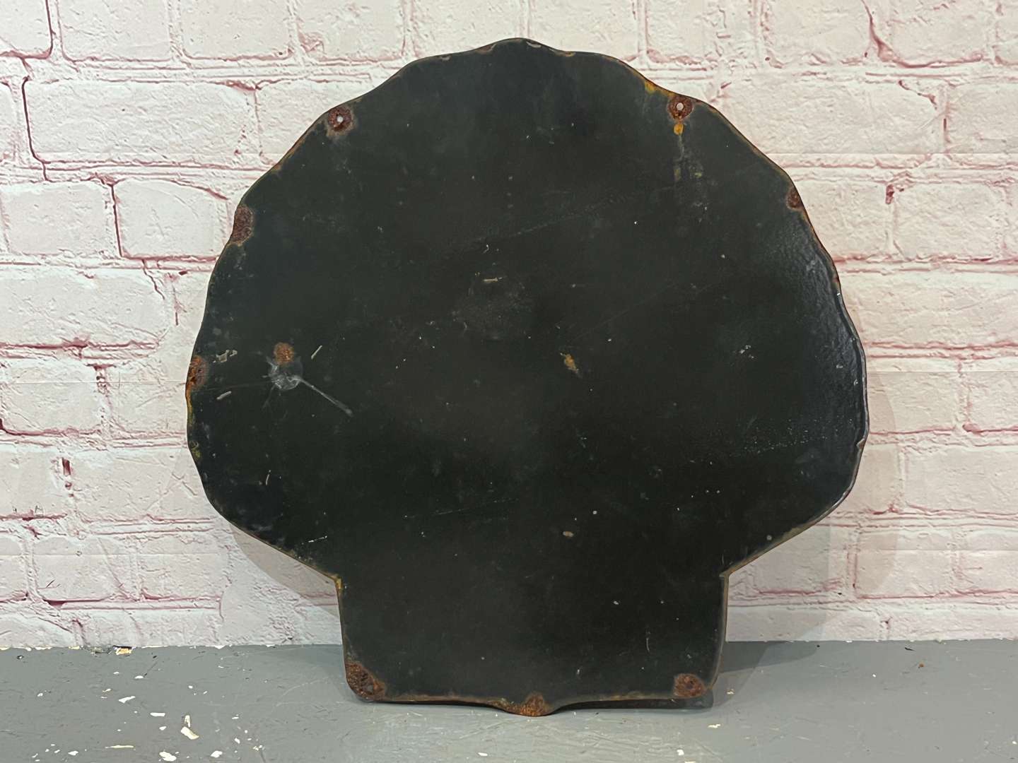 <p>Shell Motor Oil Enamel Sign</p>