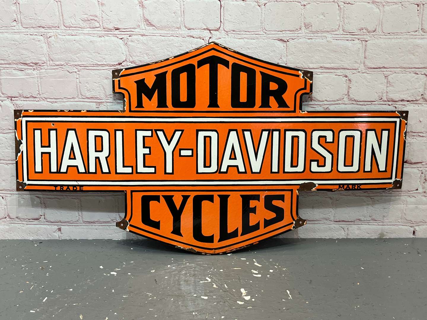 <p>Harley-Davidson Motor Cycles Emblem Enamel Sign</p>